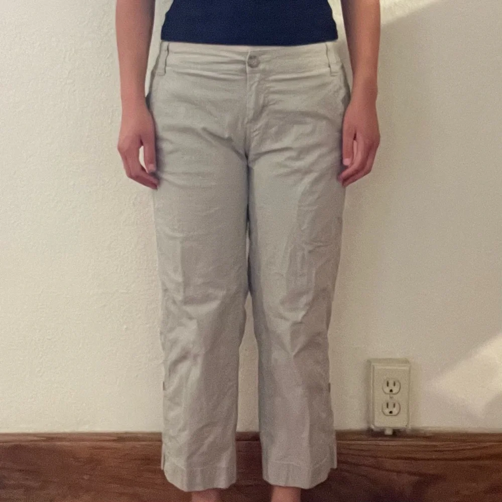 Woolrich women’s tan Mid Rise Capri Pants Size: 4 - Picture 1 of 4